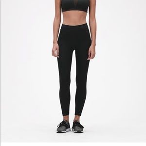 GAP Pants - BRAND NEW Gap sculpt leggings GAP Pants - BRAND NEW Gap sculpt leggings